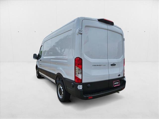 Photo of 2025 Oxford White Ford Transit-250
