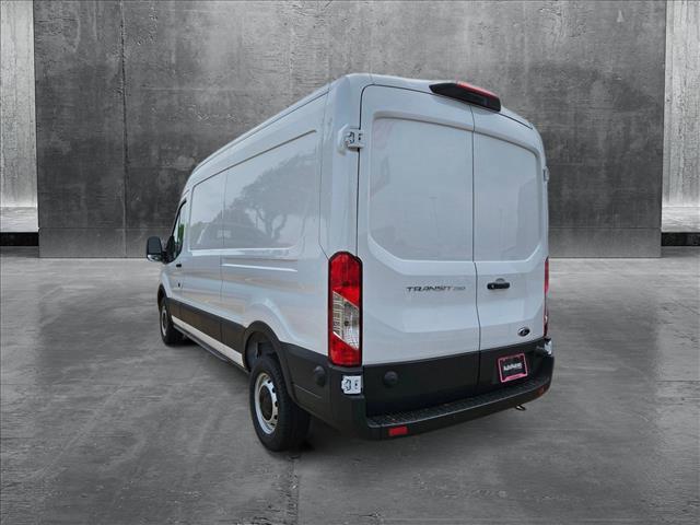 Photo of 2025 Oxford White Ford Transit-250