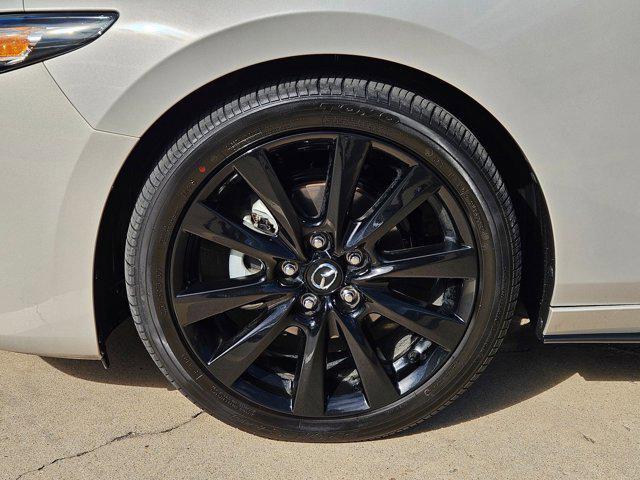 Photo of 2024 Platinum Quartz Metallic Mazda Mazda3