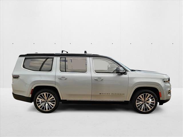 Photo of 2023 Silver Zynith Jeep Grand Wagoneer