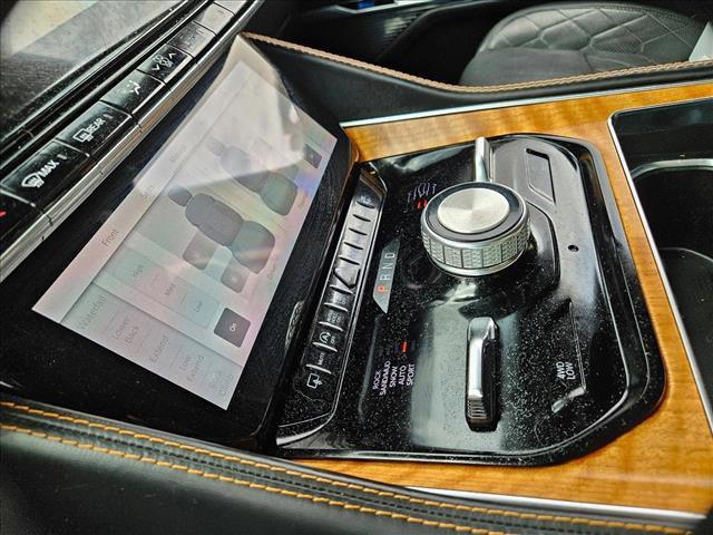 Photo of 2023 Silver Zynith Jeep Grand Wagoneer