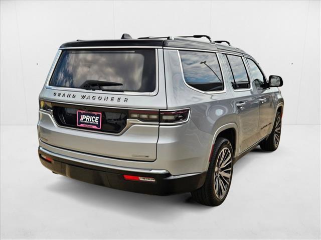 Photo of 2023 Silver Zynith Jeep Grand Wagoneer