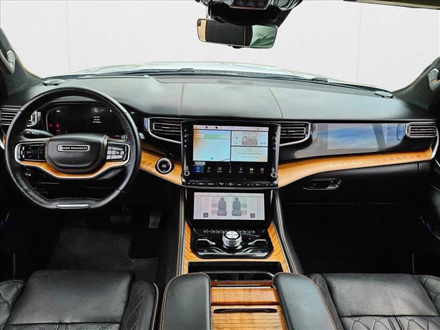 Photo of 2023 Silver Zynith Jeep Grand Wagoneer