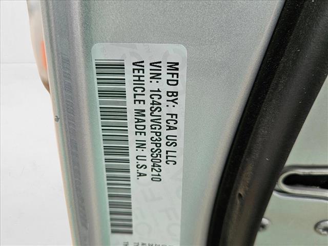 Photo of 2023 Silver Zynith Jeep Grand Wagoneer
