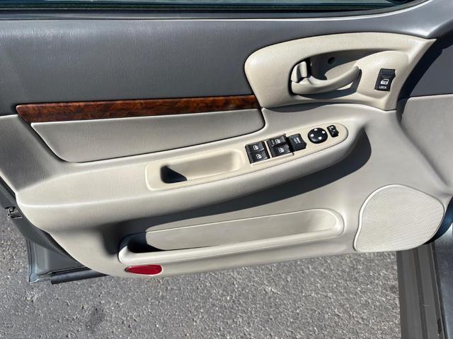 Photo of 2005 Medium Gray Metallic Chevrolet Impala