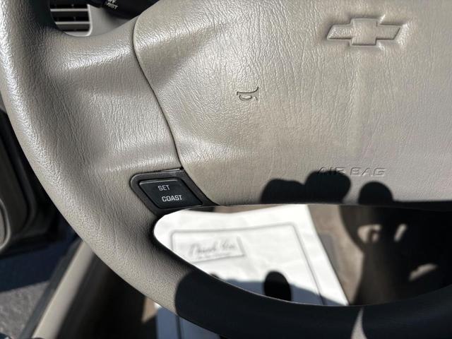 Photo of 2005 Medium Gray Metallic Chevrolet Impala