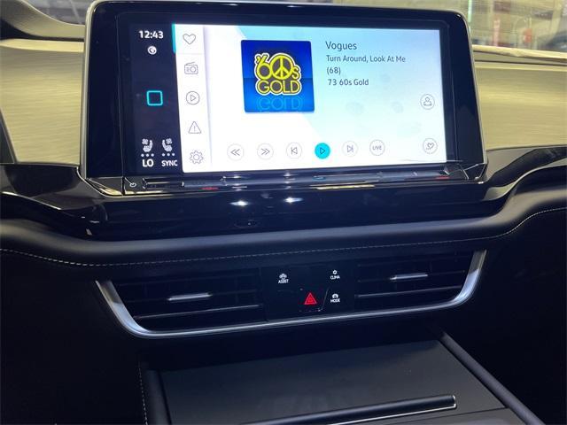Photo of 2025 Deep Black Pearl Effect Volkswagen Atlas Cross Sport