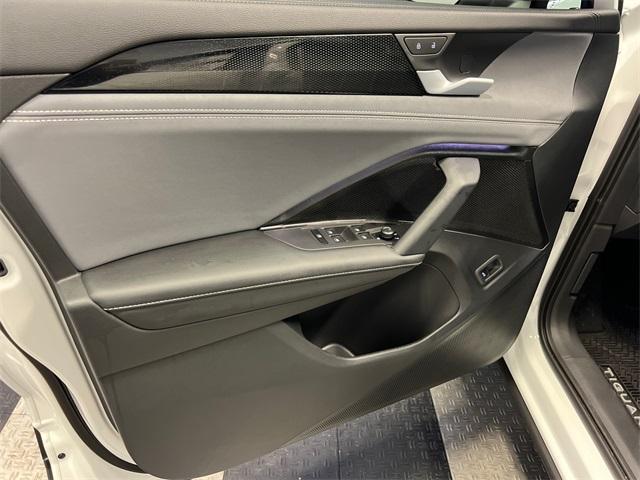 Photo of 2025 Pure White Volkswagen Tiguan