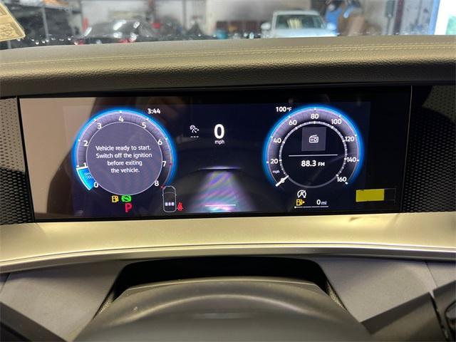 Photo of 2025 Deep Black Pearl Effect Volkswagen Tiguan