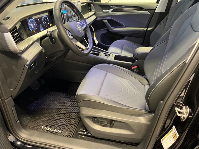 Photo of 2025 Deep Black Pearl Effect Volkswagen Tiguan