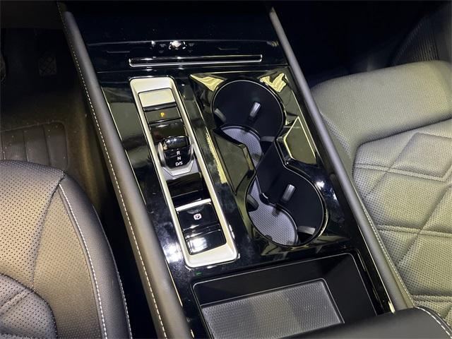 Photo of 2025 Deep Black Pearl Effect Volkswagen Atlas