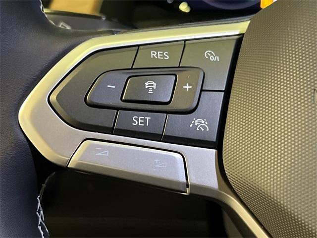 Photo of 2025 Deep Black Pearl Effect Volkswagen Atlas
