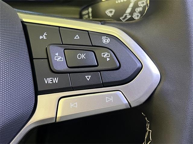 Photo of 2025 Deep Black Pearl Effect Volkswagen Atlas