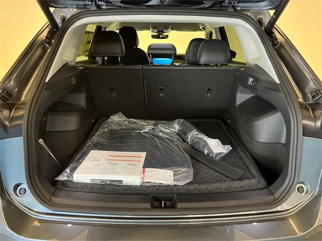 Photo of 2025 Platinum Gray Metallic Volkswagen Tiguan
