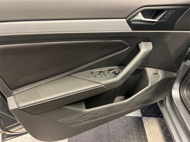Photo of 2025 Platinum Gray Metallic Volkswagen Jetta