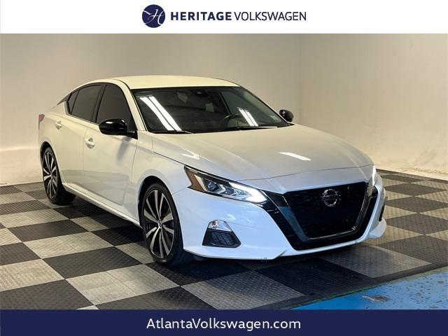 Photo of 2021 White Nissan Altima