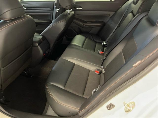 Photo of 2021 White Nissan Altima