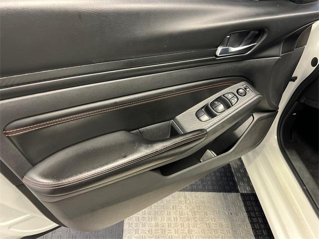 Photo of 2021 White Nissan Altima