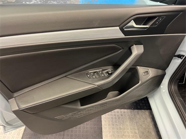 Photo of 2025 Alpine Grey Volkswagen Jetta