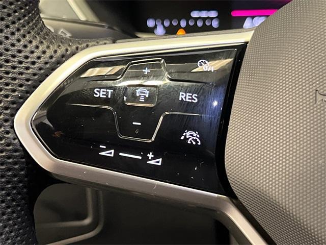 Photo of 2024 Opal White Pearl Effect Volkswagen Tiguan