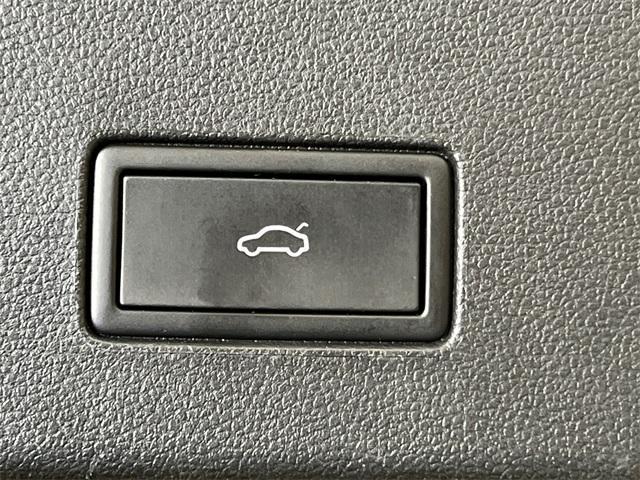 Photo of 2023 Deep Black Pearl Effect Volkswagen Atlas Cross Sport