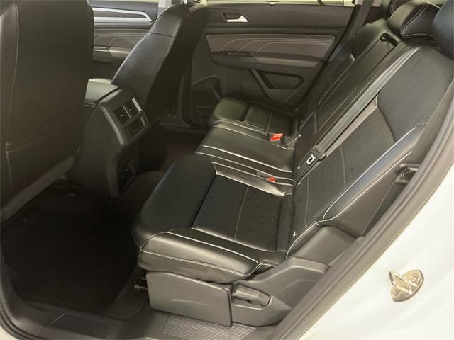 Photo of 2021 Pure White Volkswagen Atlas