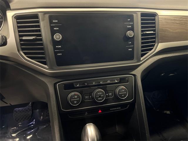 Photo of 2021 Pure White Volkswagen Atlas