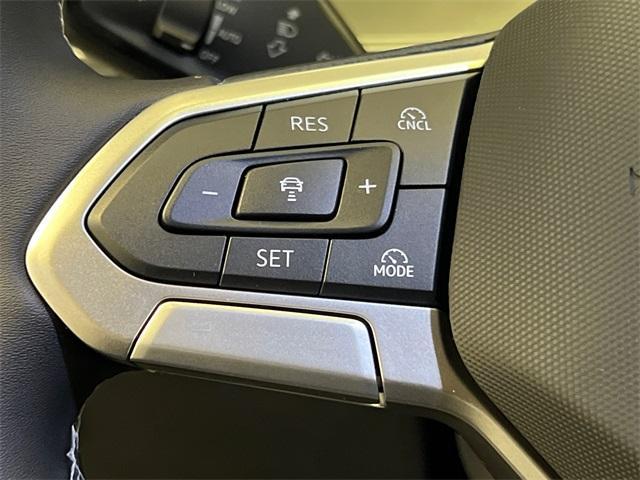 Photo of 2025 Deep Black Pearl Effect Volkswagen Tiguan