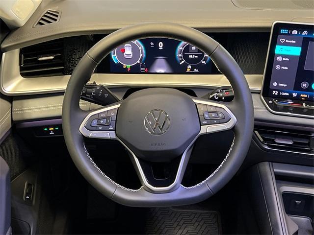 Photo of 2025 Deep Black Pearl Effect Volkswagen Tiguan