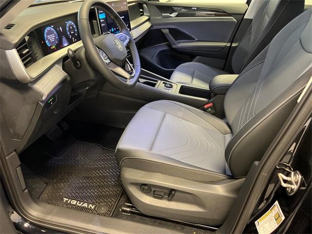 Photo of 2025 Deep Black Pearl Effect Volkswagen Tiguan