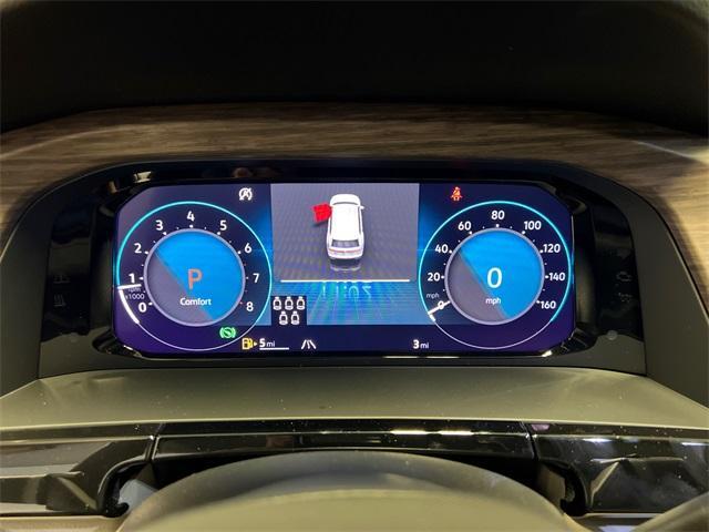 Photo of 2025 Opal White Pearl Effect Volkswagen Atlas