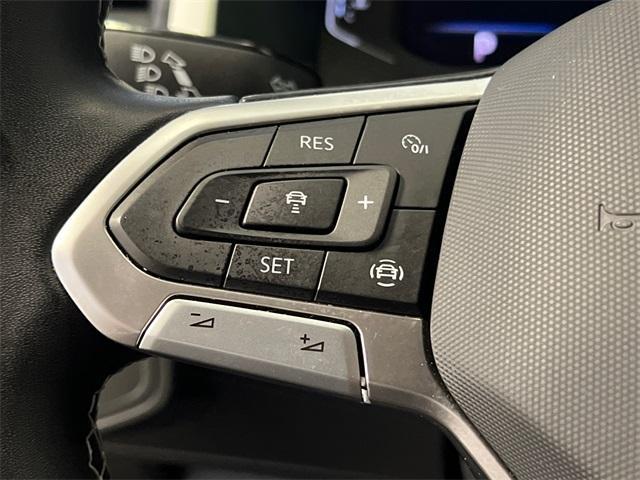 Photo of 2023 Deep Black Pearl Effect Volkswagen Atlas