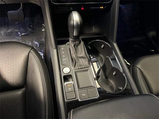 Photo of 2023 Deep Black Pearl Effect Volkswagen Atlas
