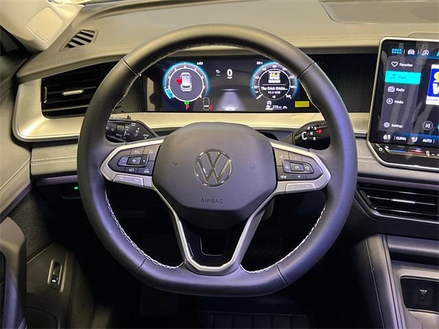 Photo of 2025 Pure White Volkswagen Tiguan