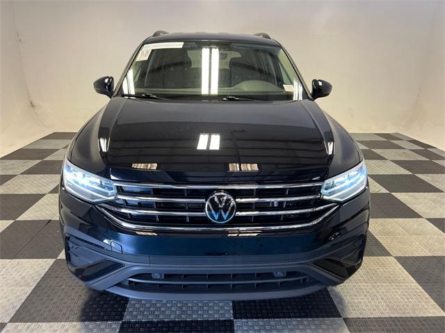 Photo of 2023 Deep Black Pearl Effect Volkswagen Tiguan