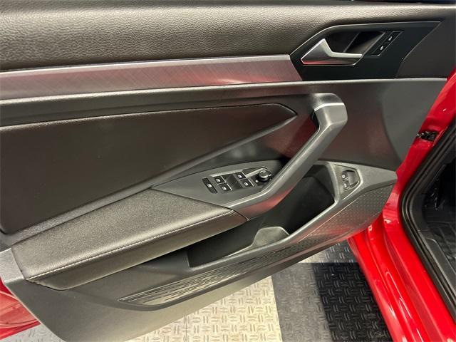 Photo of 2023 Kings Red Volkswagen Jetta