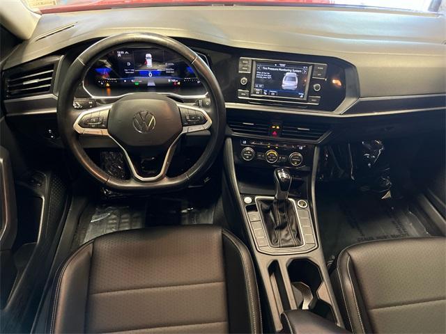 Photo of 2023 Kings Red Volkswagen Jetta