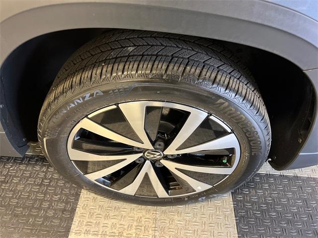 Photo of 2022 Platinum Gray Metallic Volkswagen Taos