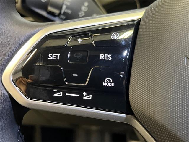 Photo of 2025 Pure White Volkswagen ID.4