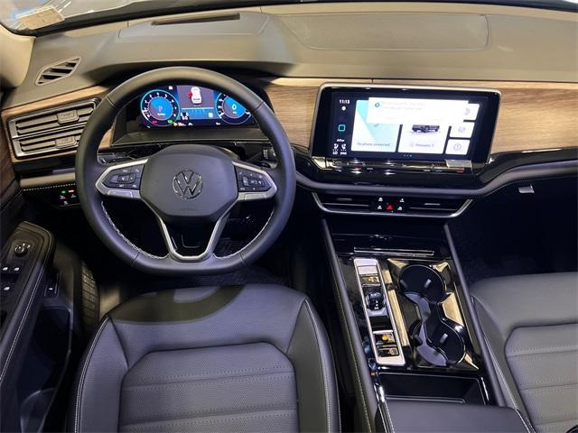 Photo of 2025 Pure Gray Volkswagen Atlas