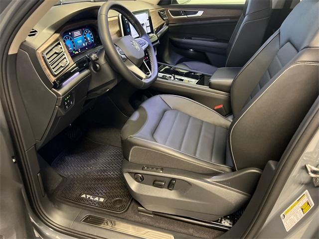 Photo of 2025 Pure Gray Volkswagen Atlas