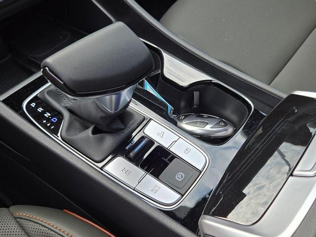 Photo of 2025 Phantom Black Hyundai SANTA CRUZ