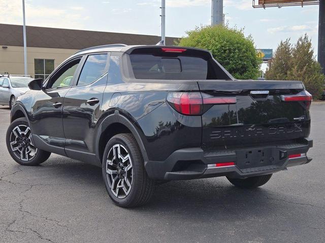 Photo of 2025 Phantom Black Hyundai SANTA CRUZ
