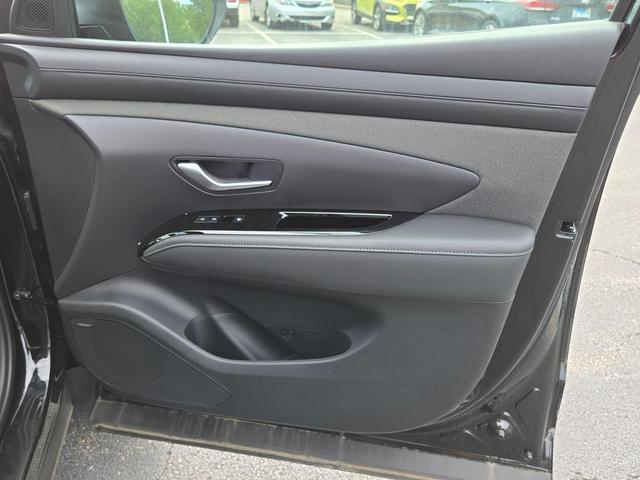Photo of 2025 Phantom Black Hyundai SANTA CRUZ