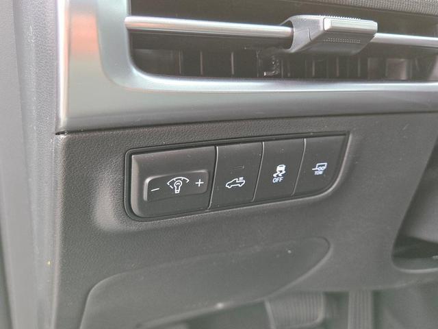 Photo of 2025 Phantom Black Hyundai SANTA CRUZ