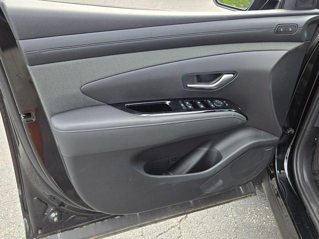Photo of 2025 Phantom Black Hyundai SANTA CRUZ