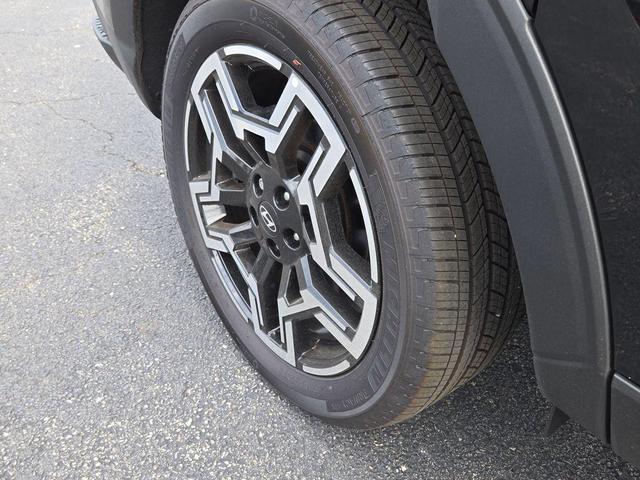 Photo of 2025 Phantom Black Hyundai SANTA CRUZ