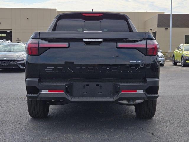 Photo of 2025 Phantom Black Hyundai SANTA CRUZ