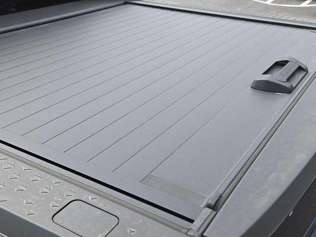 Photo of 2025 Phantom Black Hyundai SANTA CRUZ