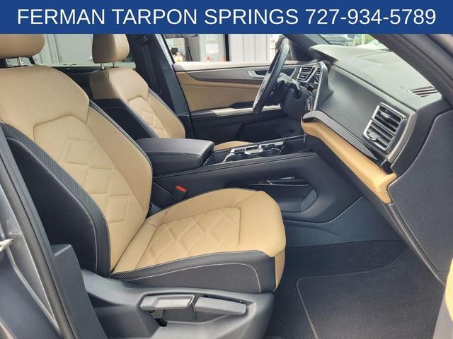Photo of 2024 Platinum Gray Metallic Volkswagen Atlas Cross Sport